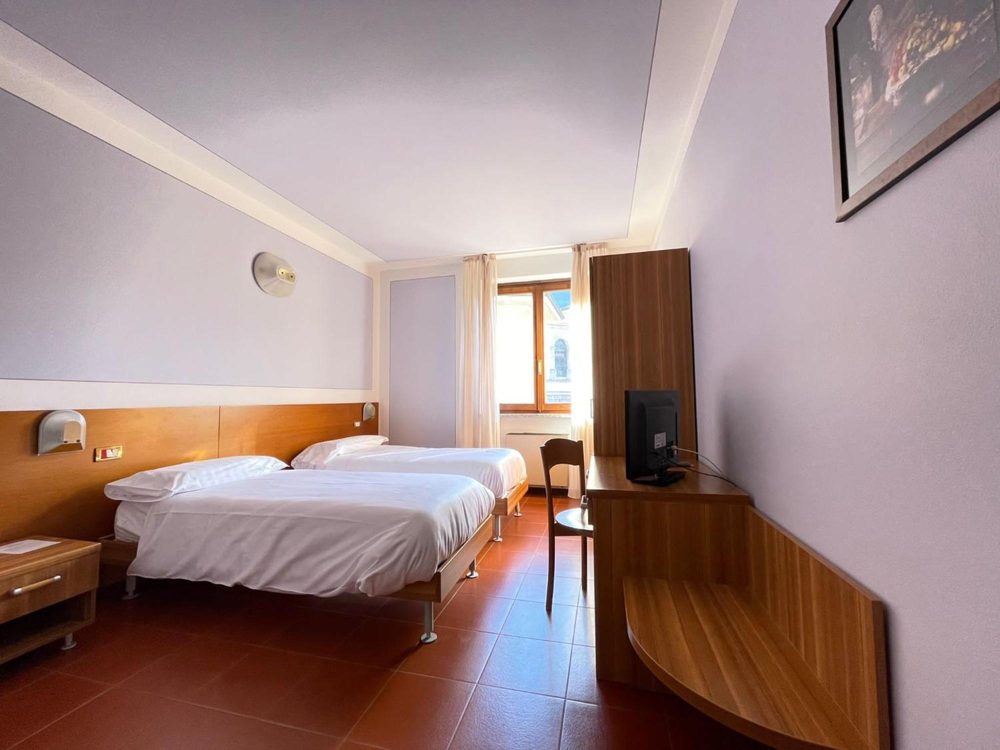 Hotel Ristorante Centrale Vestone Екстериор снимка