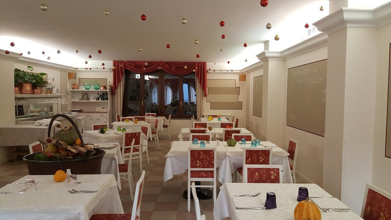 Hotel Ristorante Centrale Vestone Екстериор снимка