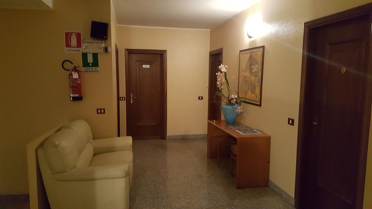 Hotel Ristorante Centrale Vestone Екстериор снимка