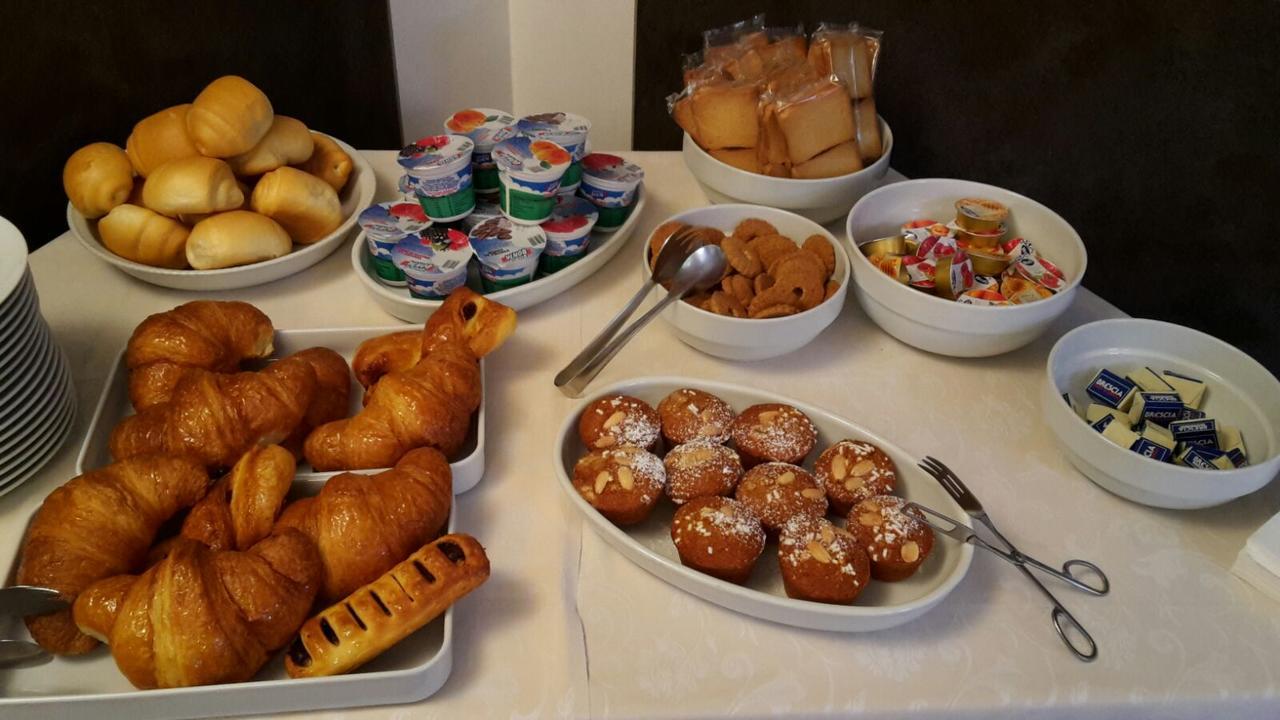 Hotel Ristorante Centrale Vestone Екстериор снимка