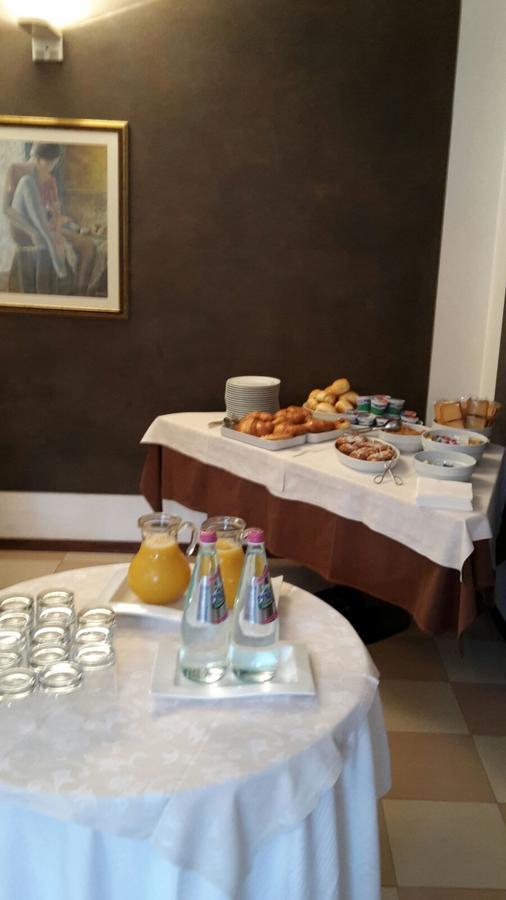 Hotel Ristorante Centrale Vestone Екстериор снимка