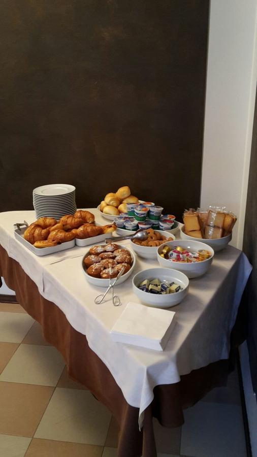 Hotel Ristorante Centrale Vestone Екстериор снимка