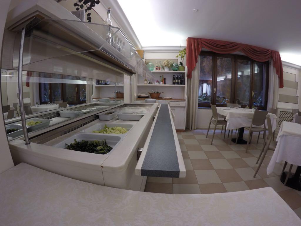 Hotel Ristorante Centrale Vestone Екстериор снимка