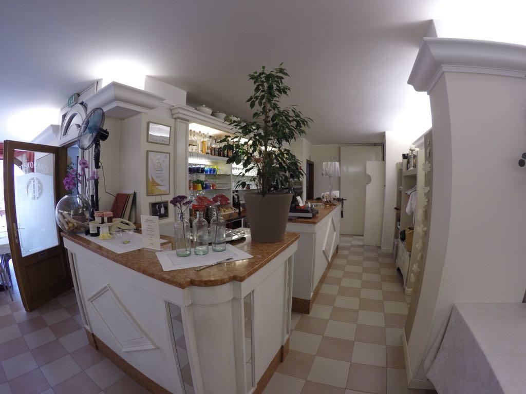 Hotel Ristorante Centrale Vestone Екстериор снимка